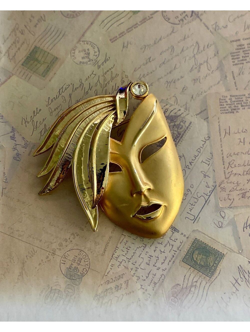Vintage Elegant Gold Tone Floral Leaf Brooch with Clear Crystal Accent